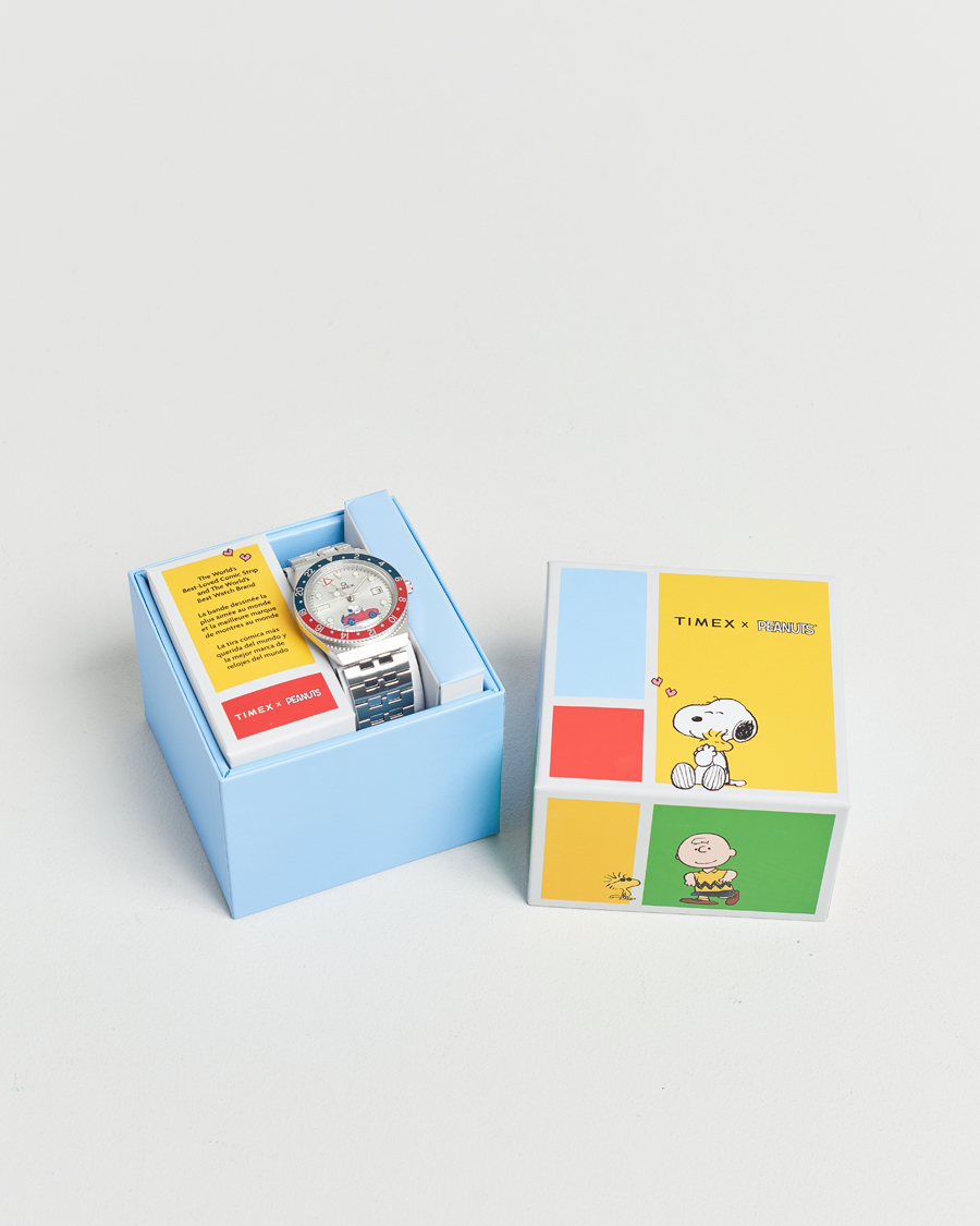 Herren | Timex Timex X Peanuts Q GMT Snoopy 38mm Silver Dial | Timex | X Peanuts Q GMT Snoopy 38mm Silver Dial