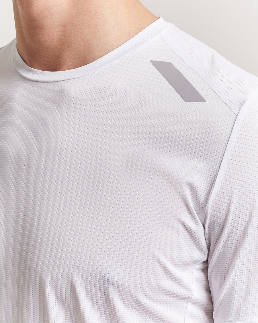 Herren | T-Shirts | SOAR Running | Tech Tee White
