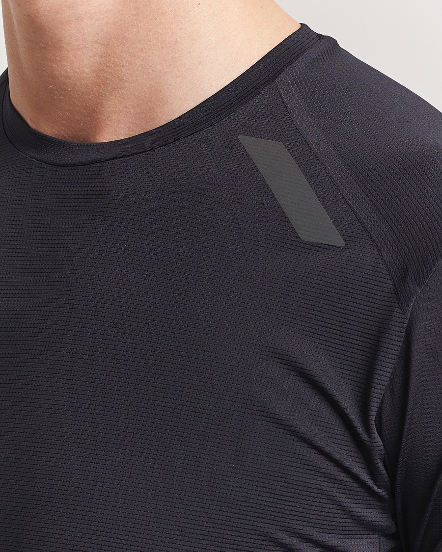 Herren | T-Shirts | SOAR Running | Long Sleeve Tech Tee Black