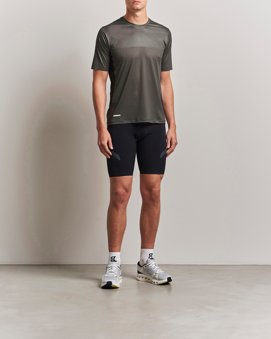 Herren | T-Shirts | SOAR Running | Hot Weather Tee Shale/Black