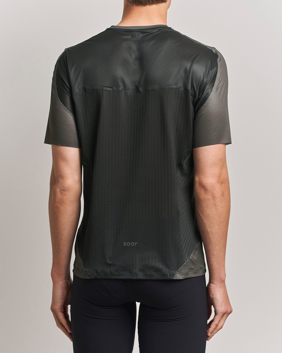 Herren | T-Shirts | SOAR Running | Hot Weather Tee Shale/Black