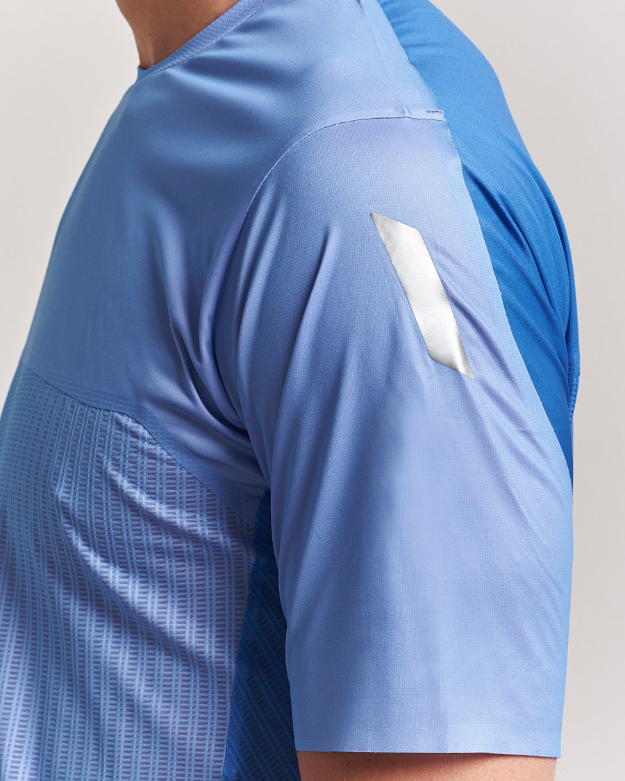 Herren | T-Shirts | SOAR Running | Hot Weather Tee Lilac Blue