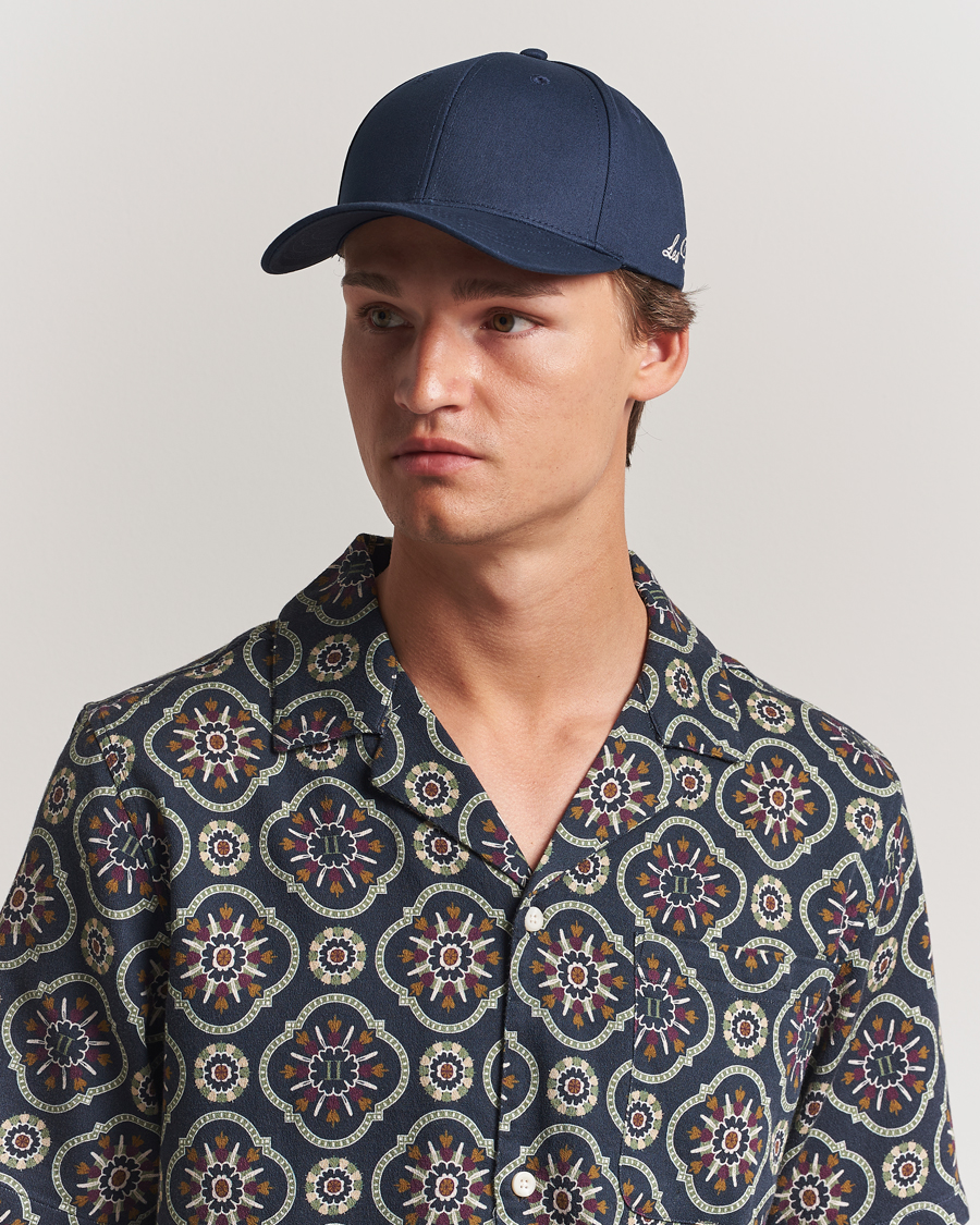 Herren | Les Deux Crew Organic Baseball Cap Dark Navy | LES DEUX | Crew Organic Baseball Cap Dark Navy