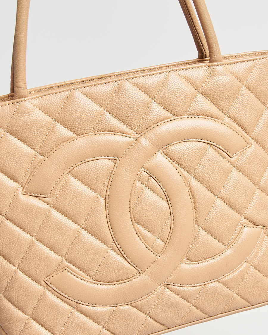 Herren | Chanel Pre-Owned Medallion Tote Bag Caviar Beige | Chanel Pre-Owned | Medallion Tote Bag Caviar Beige