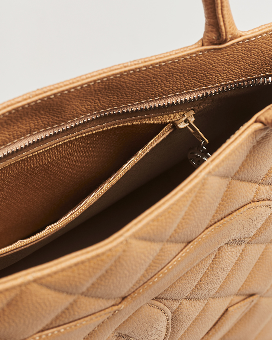 Herren | Chanel Pre-Owned Medallion Tote Quilted Caviar Beige | Chanel Pre-Owned | Medallion Tote Quilted Caviar Beige