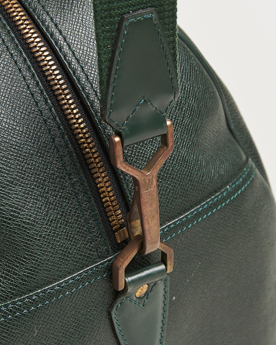 Herren | Louis Vuitton Pre-Owned Taiga Kendall GM Weekend Bag Green | Louis Vuitton Pre-Owned | Taiga Kendall GM Weekend Bag Green