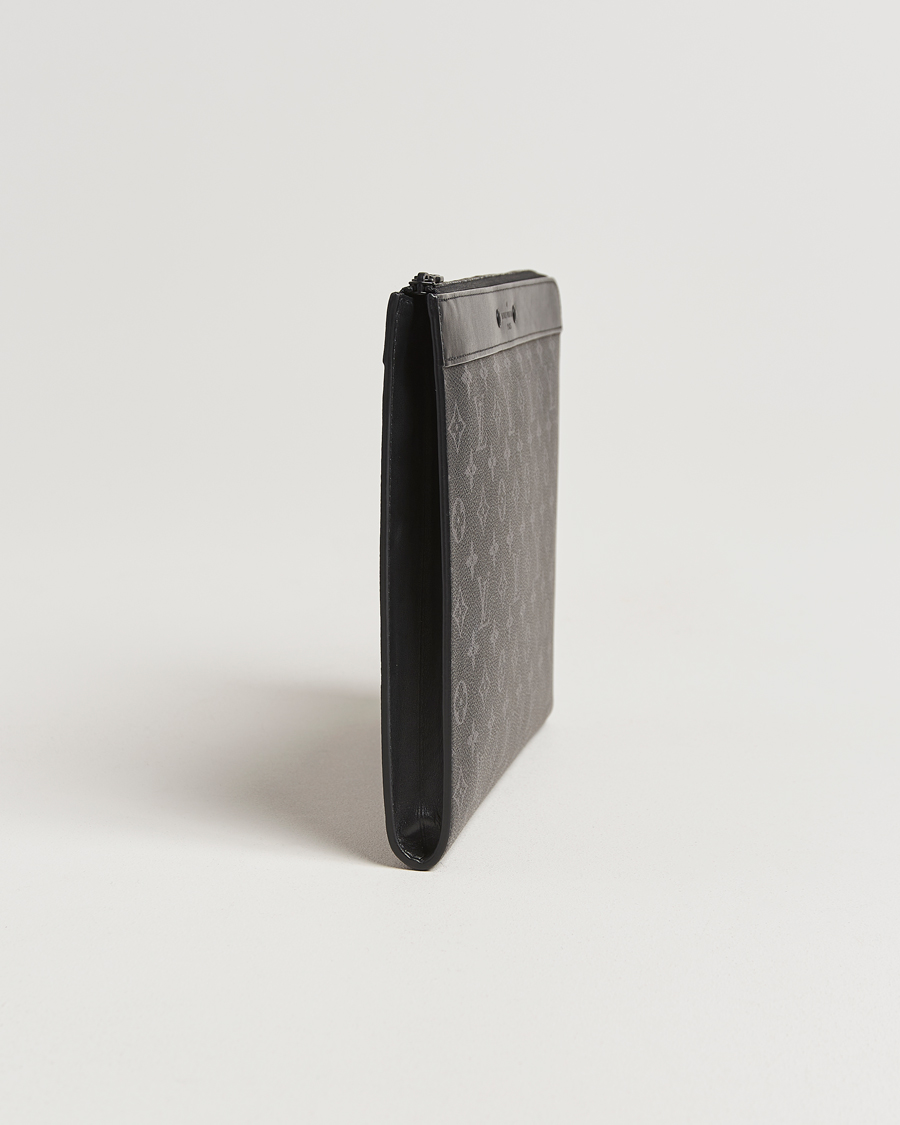 Herren | Louis Vuitton Pre-Owned Pochette Jour Monogram Eclipse | Louis Vuitton Pre-Owned | Pochette Jour Monogram Eclipse