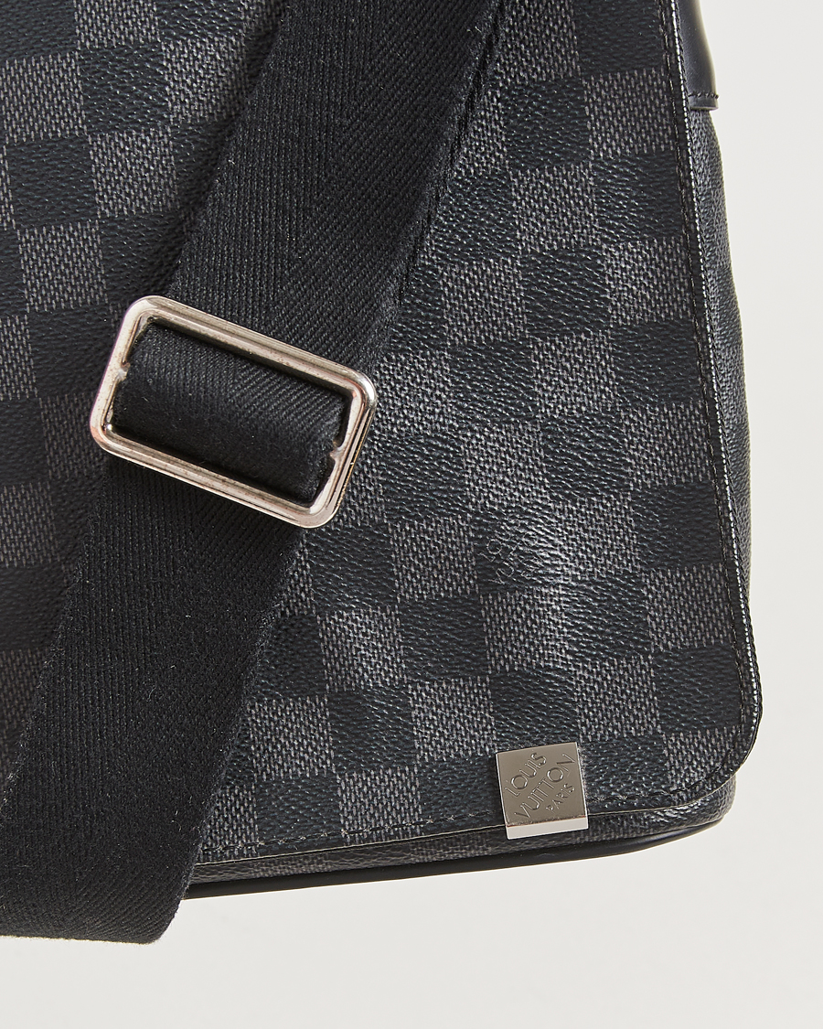 Herren | Louis Vuitton Pre-Owned District PM Messenger Bag Damier Graphite | Louis Vuitton Pre-Owned | District PM Messenger Bag Damier Graphite