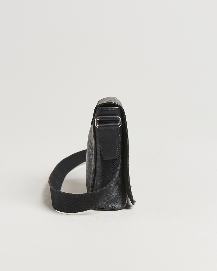 Herren | Louis Vuitton Pre-Owned District PM Messenger Bag Damier Graphite | Louis Vuitton Pre-Owned | District PM Messenger Bag Damier Graphite