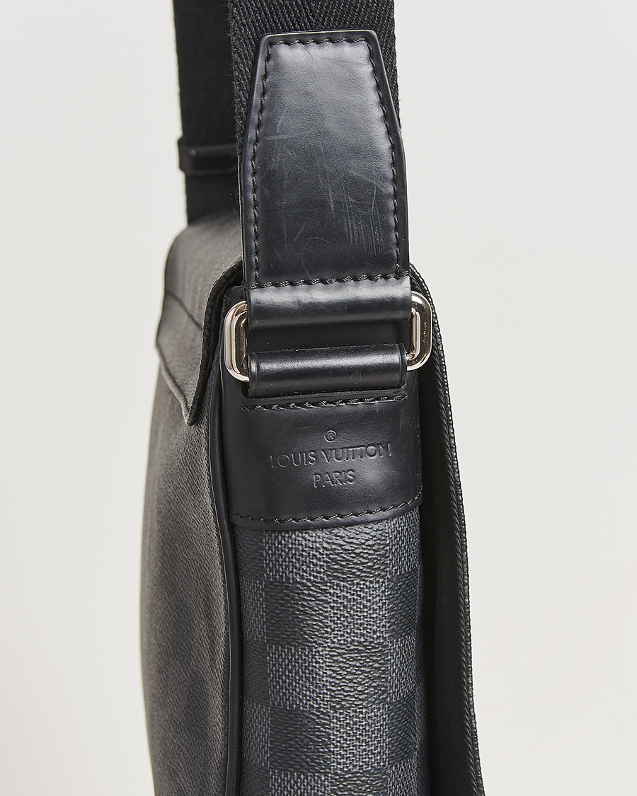 Herren | Louis Vuitton Pre-Owned District PM Messenger Bag Damier Graphite | Louis Vuitton Pre-Owned | District PM Messenger Bag Damier Graphite