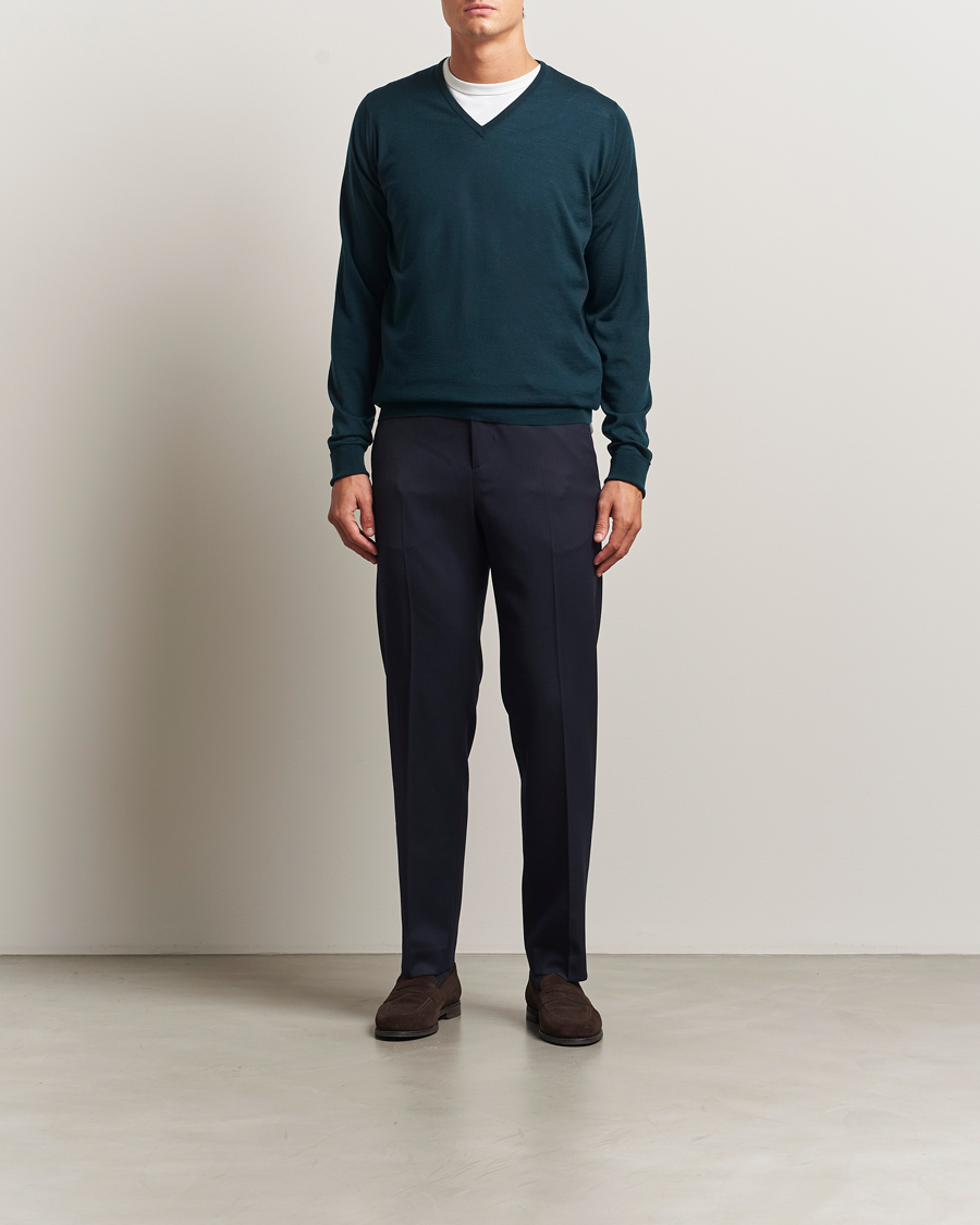 Herren | Pullover | John Smedley | Bobby Extra Fine Merino V-Neck Pullover Richardson Green