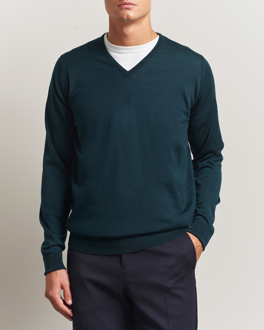 Herren | Pullover | John Smedley | Bobby Extra Fine Merino V-Neck Pullover Richardson Green