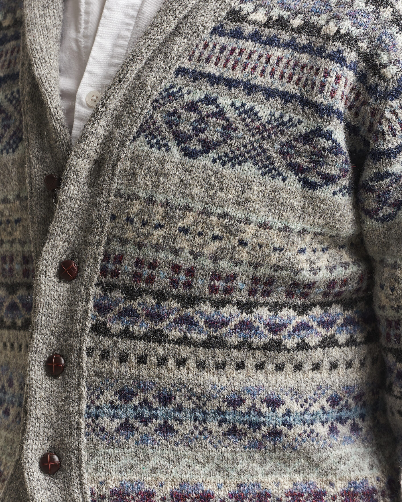 Herren | Pullover | Jamieson's of Shetland | Jamiesons Of Shetland All Over Fair Isle Shawl Collar Cardigan Grey