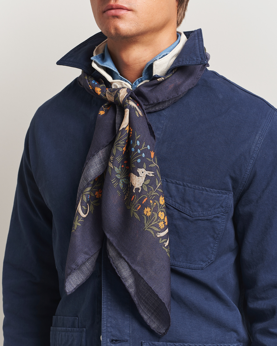 Herren | Drake's Unicorn Garden Wool/Silk Scarf Navy | Drake's | Unicorn Garden Wool/Silk Scarf Navy
