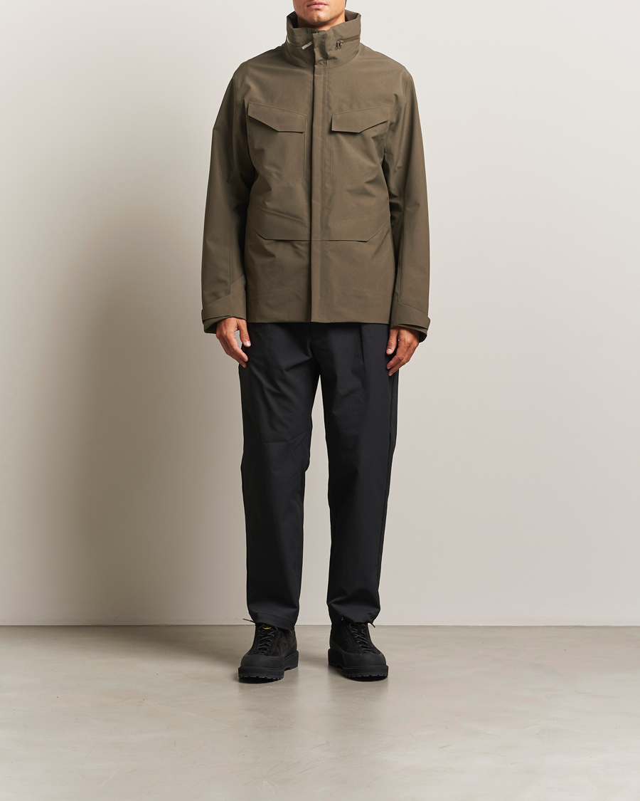 Herren | Jacken | Arc'teryx Veilance | GORE-TEX Field Jacket Brown