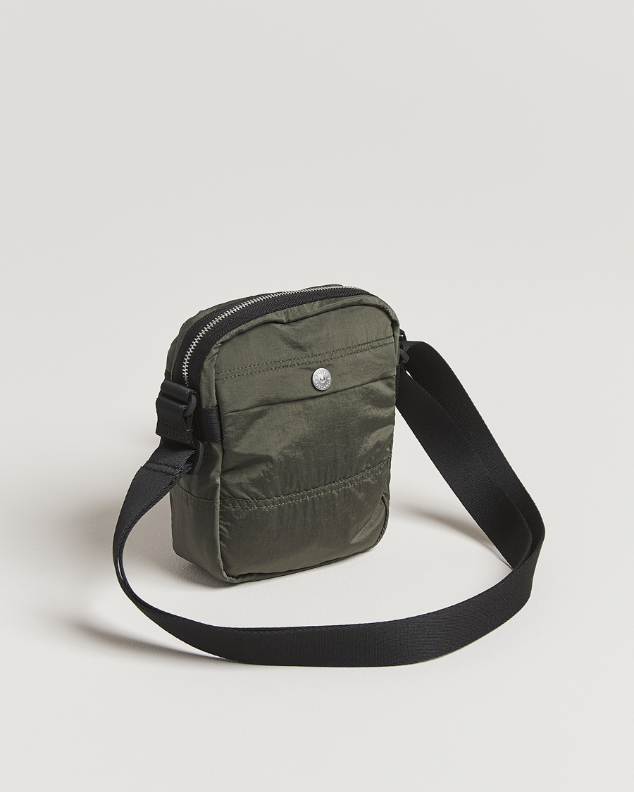 Herren | Stone Island Nylon Metal Shoulder Pouch Musk | Stone Island | Nylon Metal Shoulder Pouch Musk