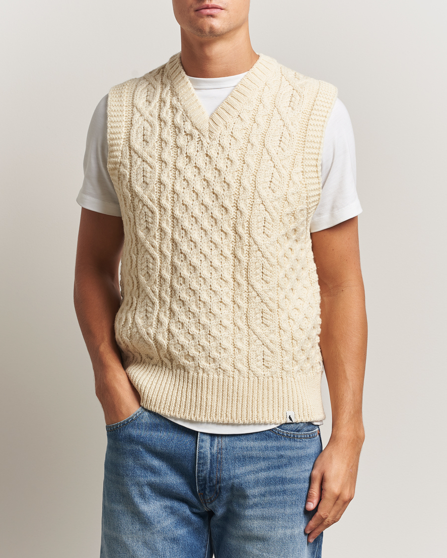 Herren | Pullover | Peregrine | Hudson Wool Aran Knitted Vest Ecru
