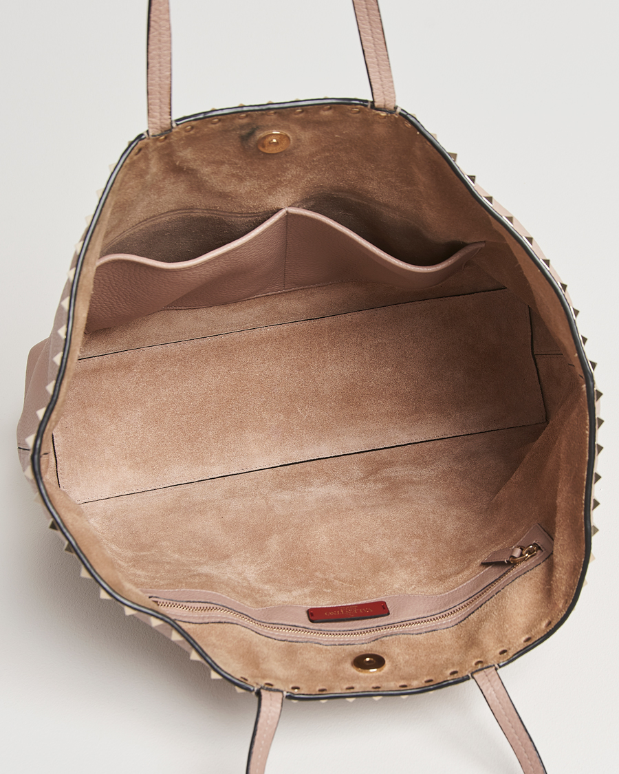 Herren | Valentino Pre-Owned Medium Rockstud Tote Bag Poudre | Valentino Pre-Owned | Medium Rockstud Tote Bag Poudre