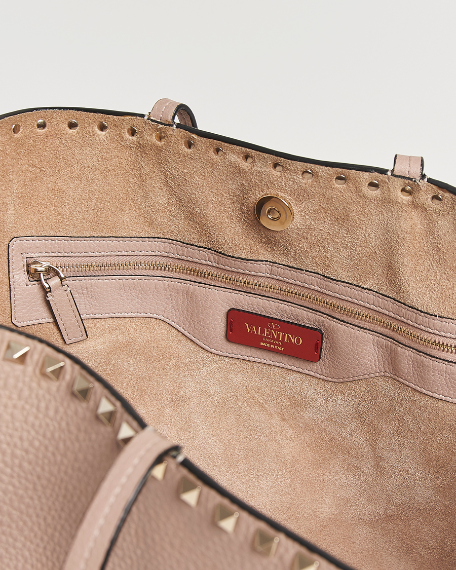 Herren | Valentino Pre-Owned Medium Rockstud Tote Bag Poudre | Valentino Pre-Owned | Medium Rockstud Tote Bag Poudre