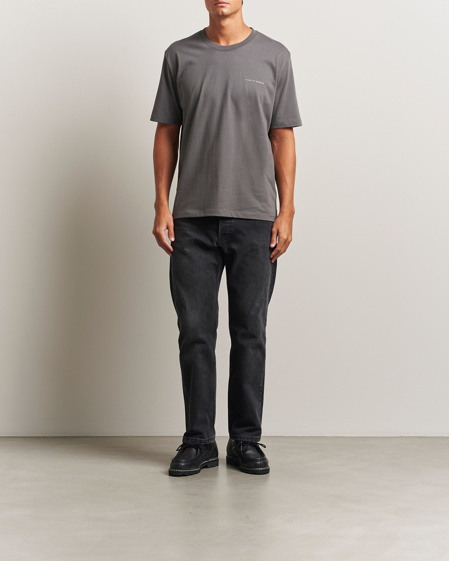 Herren | T-Shirts | Tiger of Sweden | Pro Logo Crew Neck T-Shirt Silver