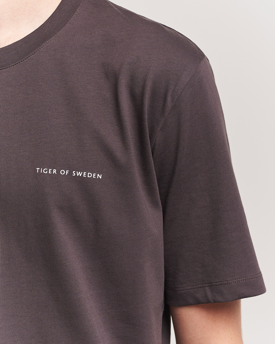 Herren | T-Shirts | Tiger of Sweden | Pro Logo Crew Neck T-Shirt Triumph Steel