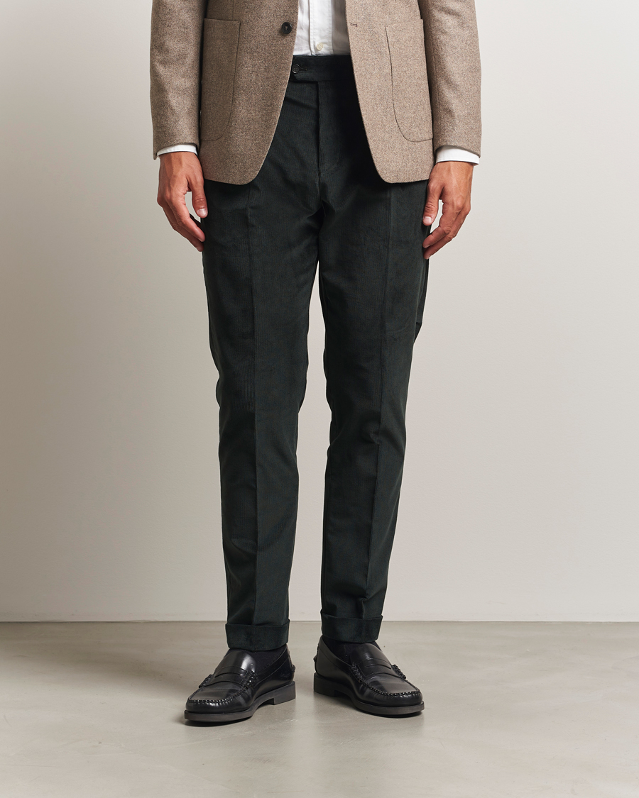 Herren | Hosen | Tiger of Sweden | Tenuta Pleated Corduroy Trousers Midnight Green