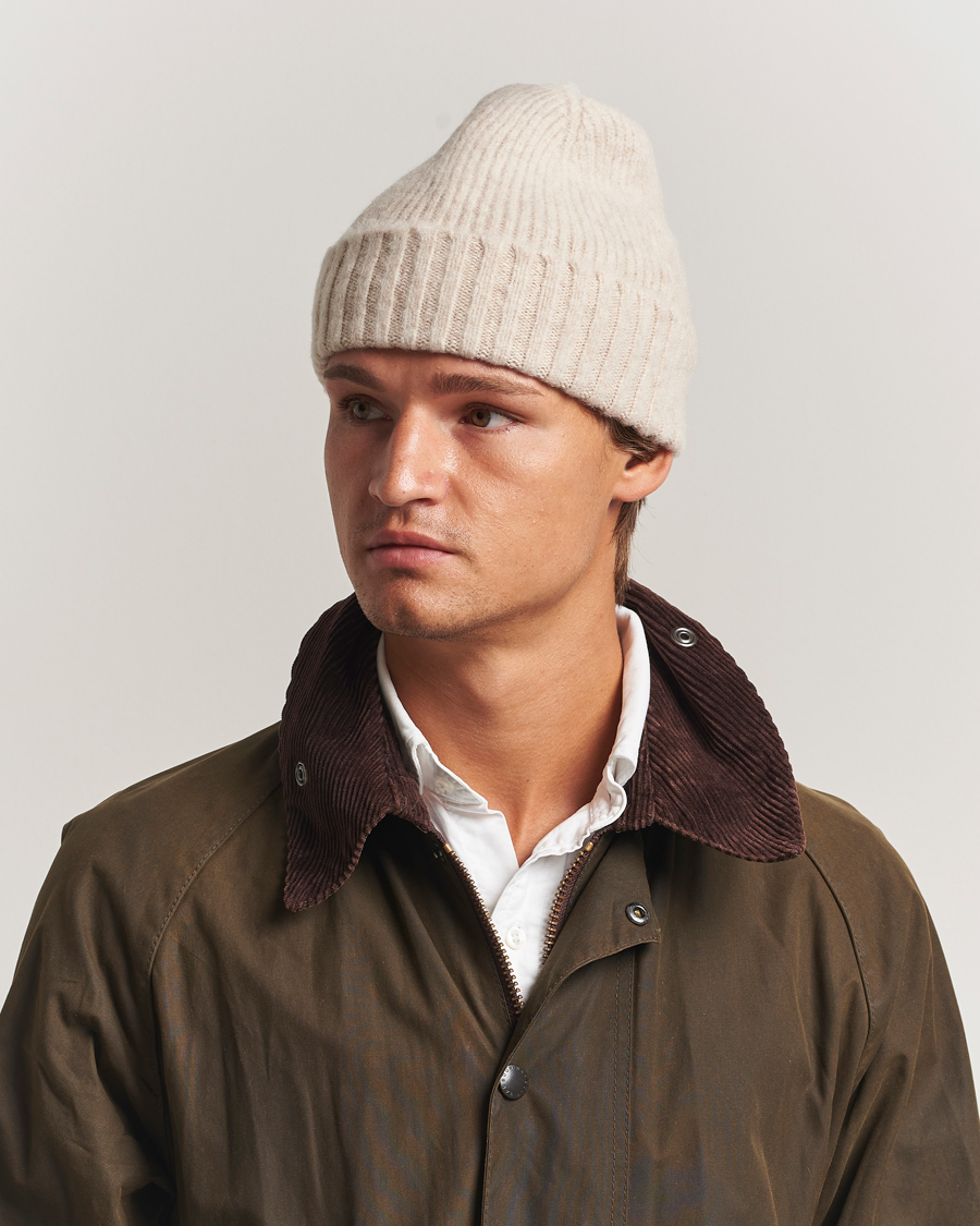 Herren | Robert Mackie Rona Ribbed Shaggy Lambswool Beanie White | Robert Mackie | Rona Ribbed Shaggy Lambswool Beanie White