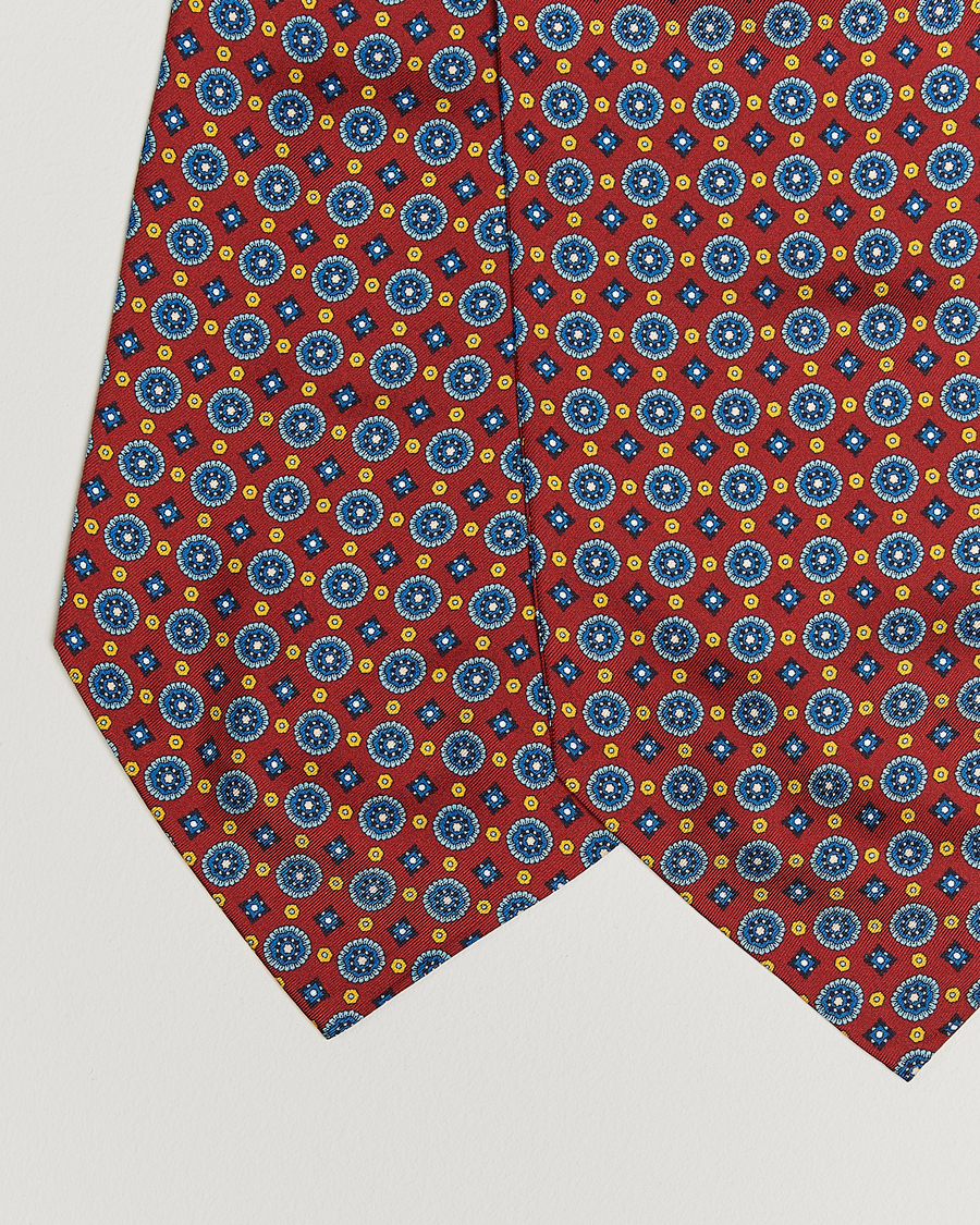 Herren | Amanda Christensen Silk Twill Medallion Ascot Wine Red | Amanda Christensen | Silk Twill Medallion Ascot Wine Red