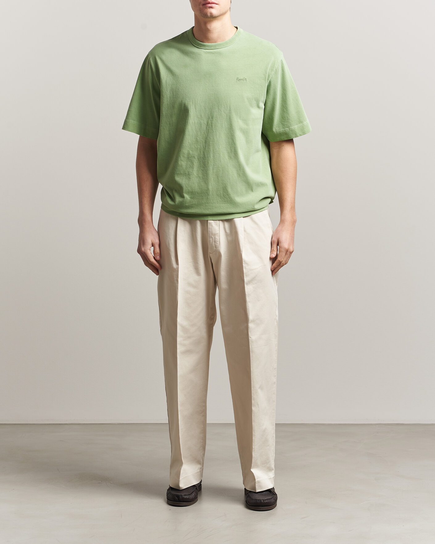 Herren | T-Shirts | Forét | Park Loose Fit T-Shirt Vibrant Moss