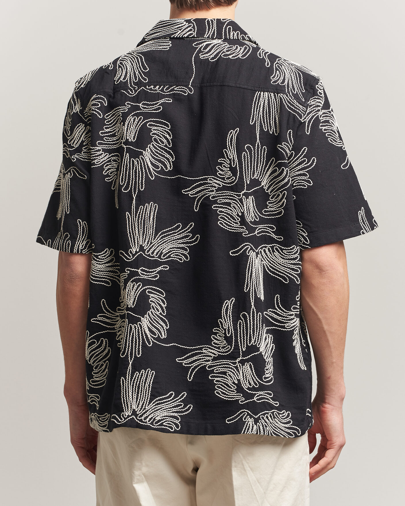 Herren | Hemden | LES DEUX | Liam AOE Flower Short Sleeve Shirt Black