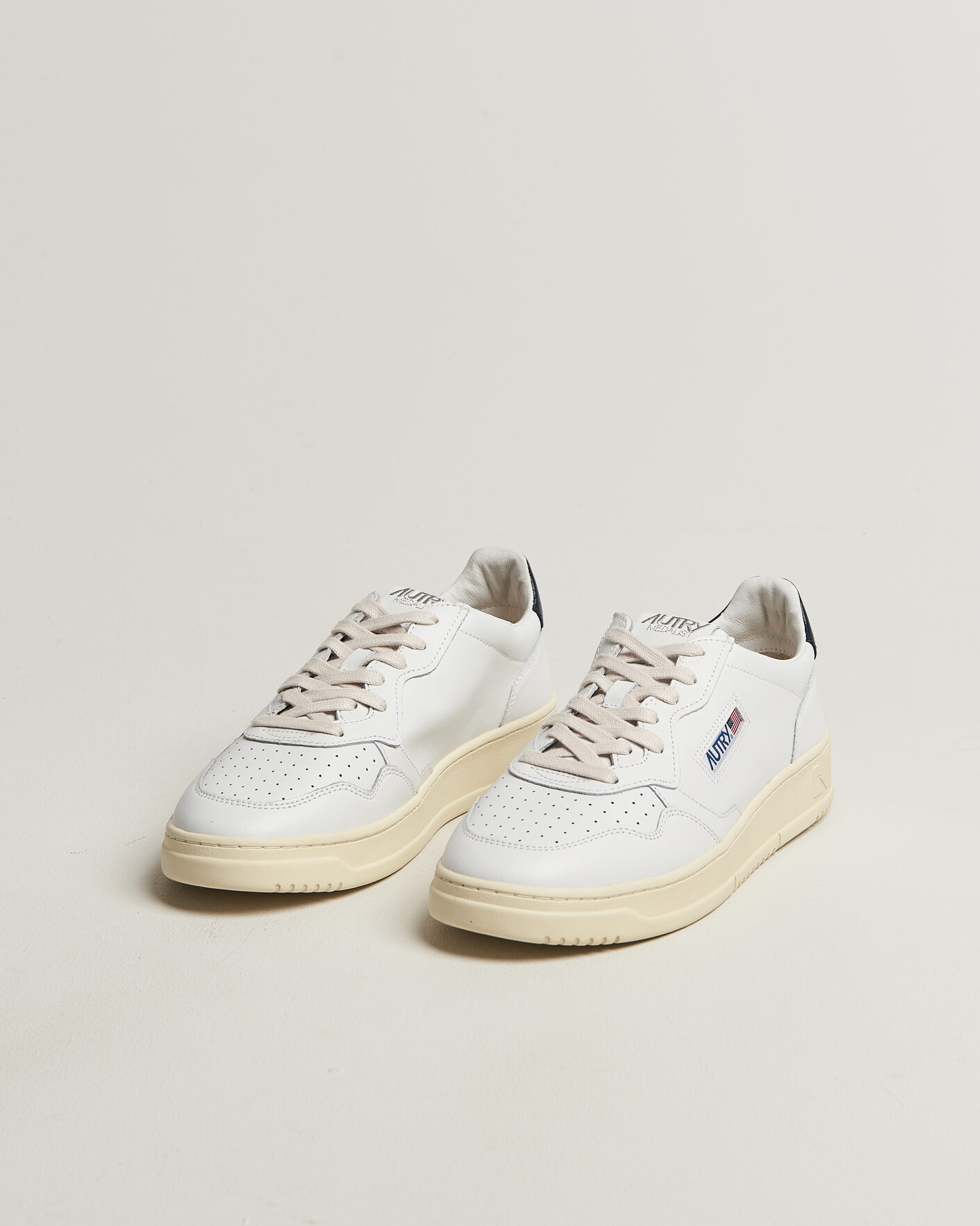 Herren | Sneaker | Autry | Medalist Low Sneaker White/Space