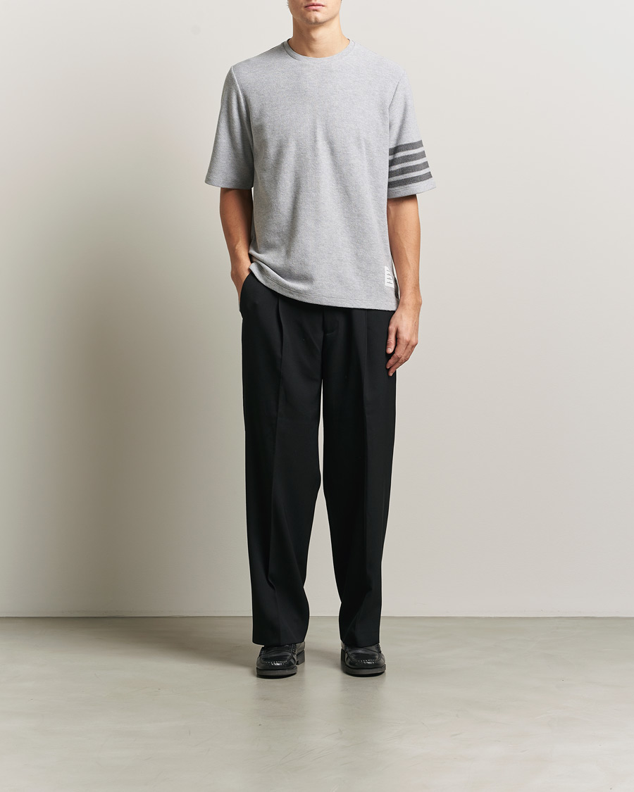 Herren | T-Shirts | Thom Browne | Textured Pique 4 Bar T-Shirt Pale Grey