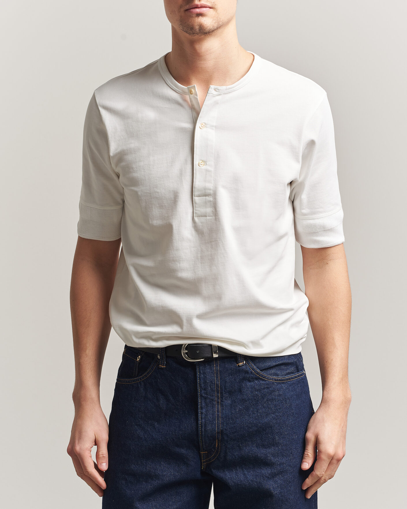 Herren | T-Shirts | Merz b. Schwanen | Classic Organic Cotton Short Sleeve Henley White