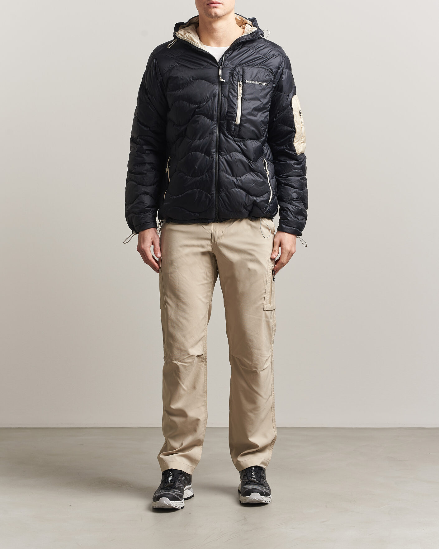 Herren | Jacken | Peak Performance | Helium Utility Down Hooded Jacket Black/Sand Fog