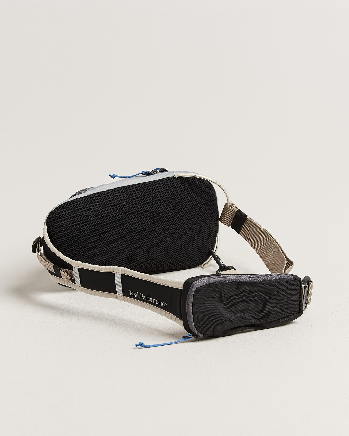 Herren | Taschen | Peak Performance | Outdoor Sling Bag Summit Smoke