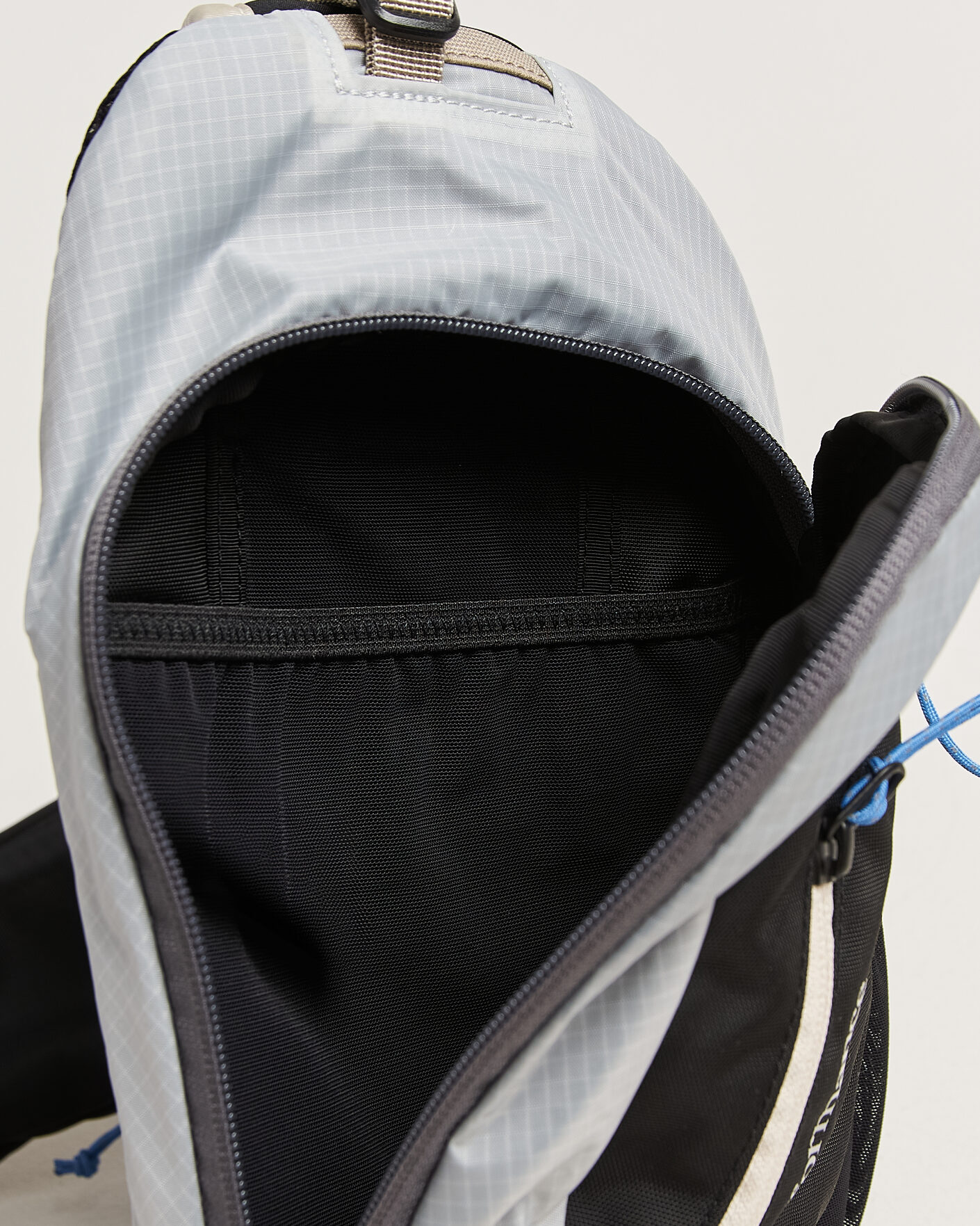 Herren | Taschen | Peak Performance | Outdoor Sling Bag Summit Smoke