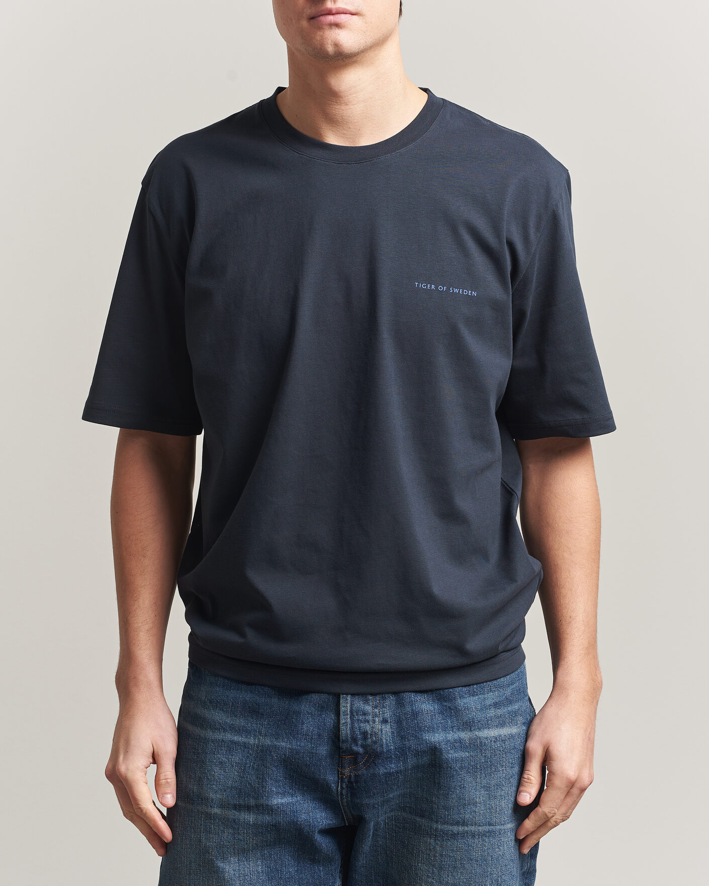 Herren | T-Shirts | Tiger of Sweden | Pro Logo Crew Neck T-Shirt Light Ink