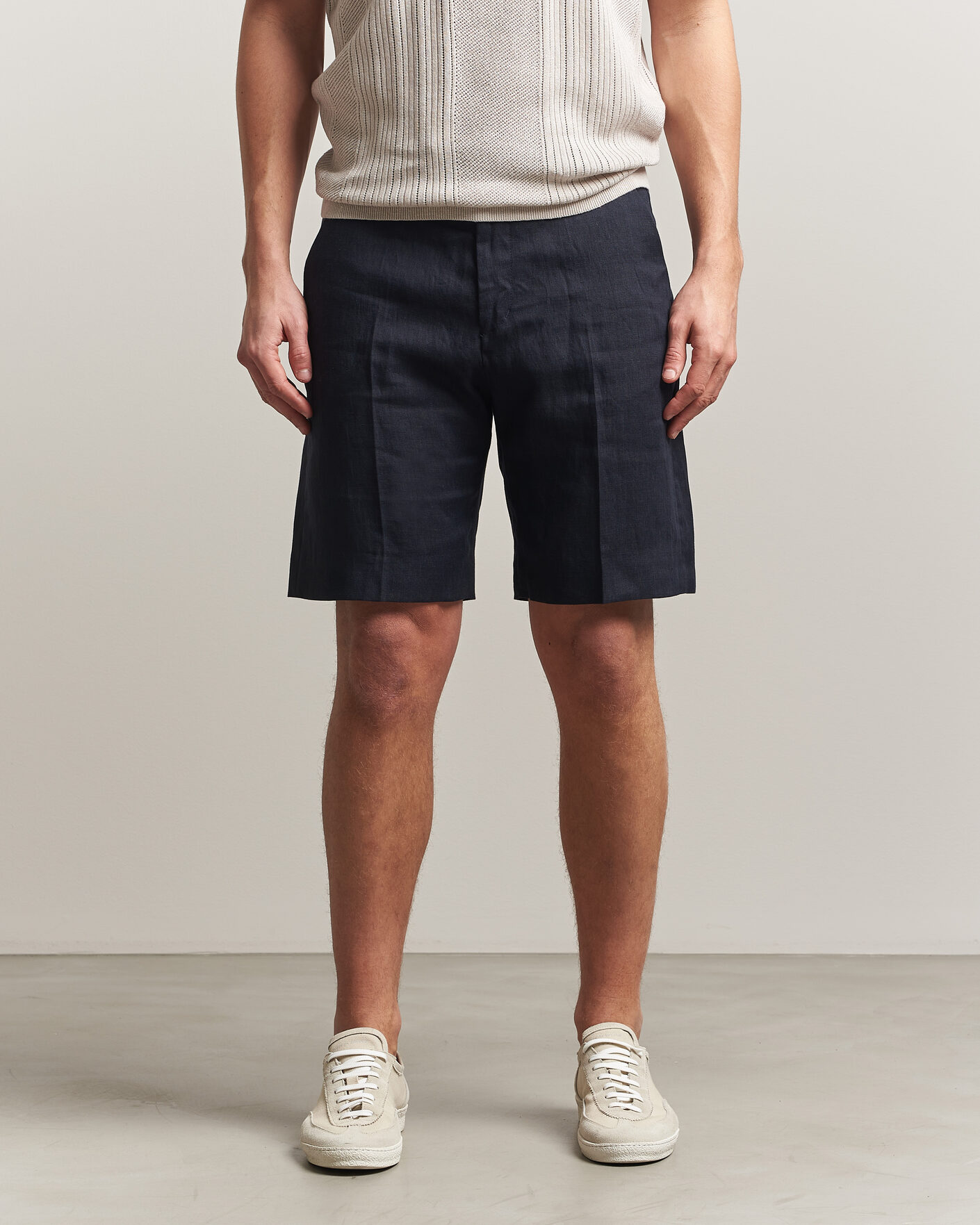 Herren | Shorts | Tiger of Sweden | Troy Pleated Linen Shorts Midnight Blue