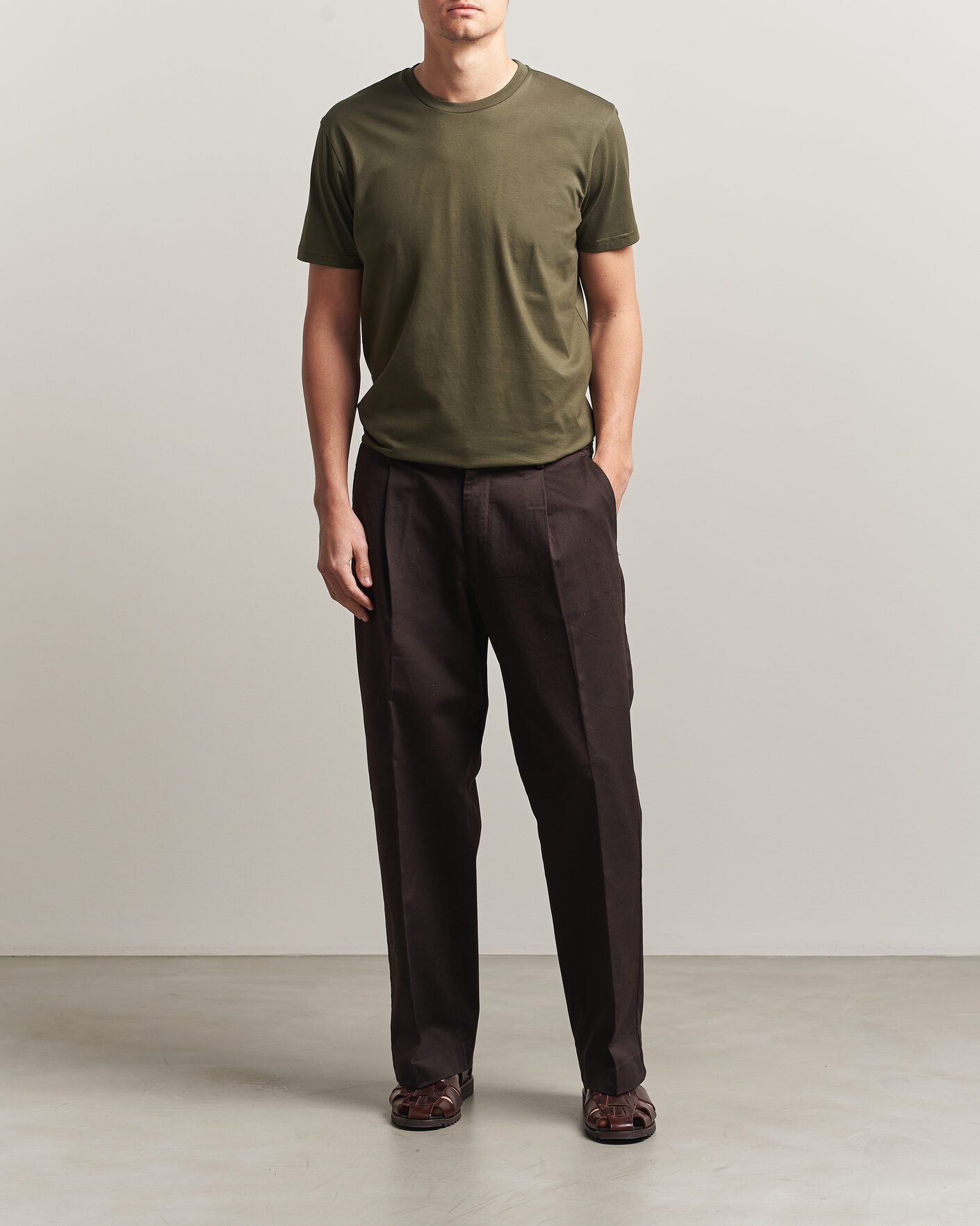 Herren | T-Shirts | Sunspel | Riviera Midweight T-Shirt Deep Olive