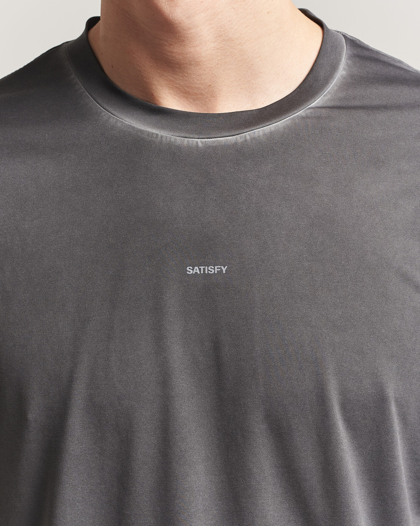 Herren | T-Shirts | Satisfy | AuraLite T-Shirt Pigment Black
