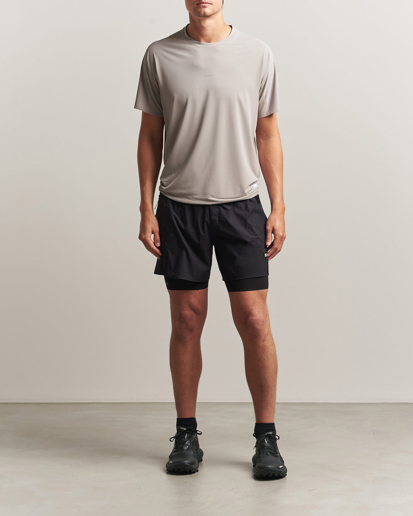 Herren | T-Shirts | Satisfy | AuraLite UV T-Shirt Moon Rock