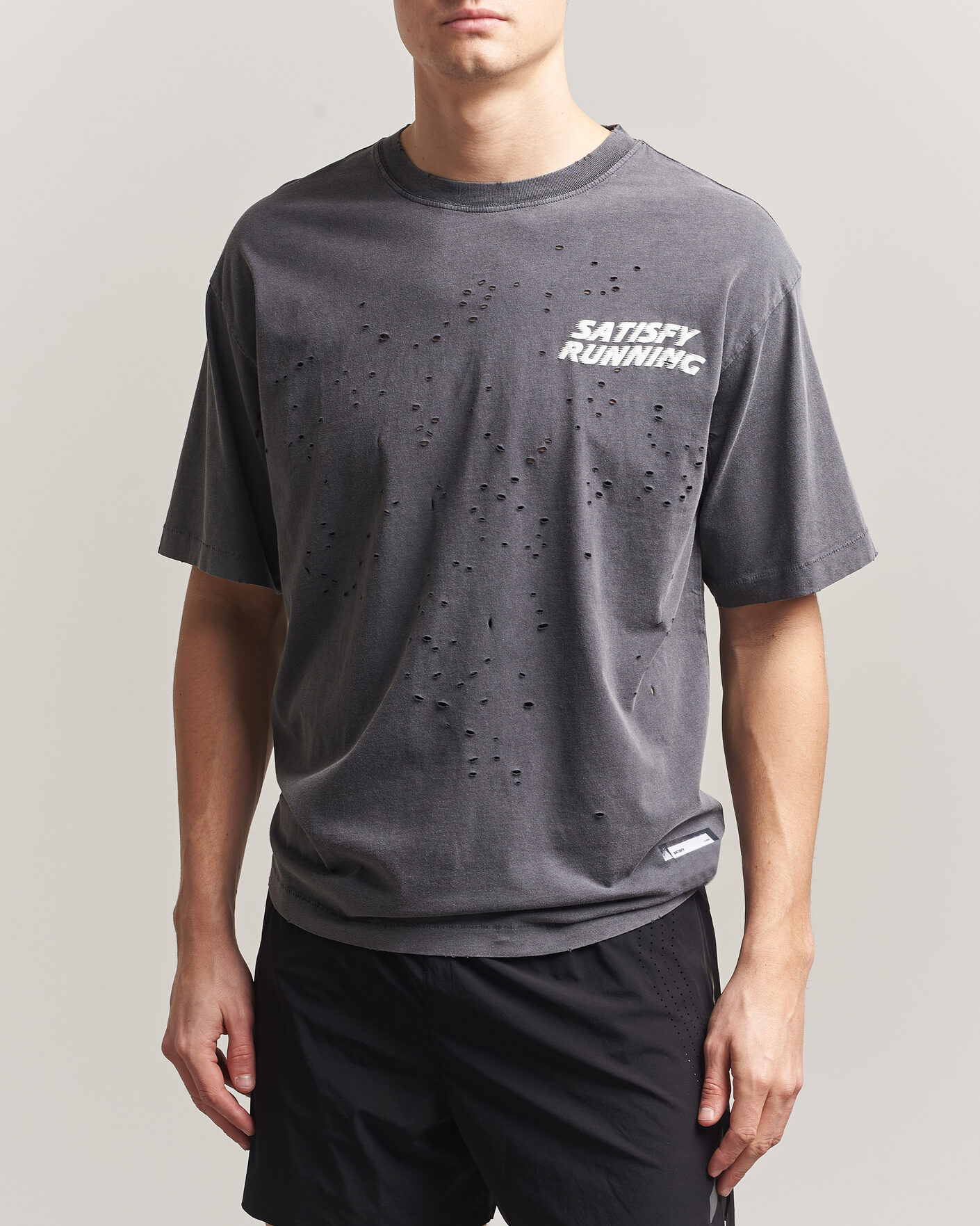 Herren | T-Shirts | Satisfy | MothTech Small Logo T-Shirt Aged Black