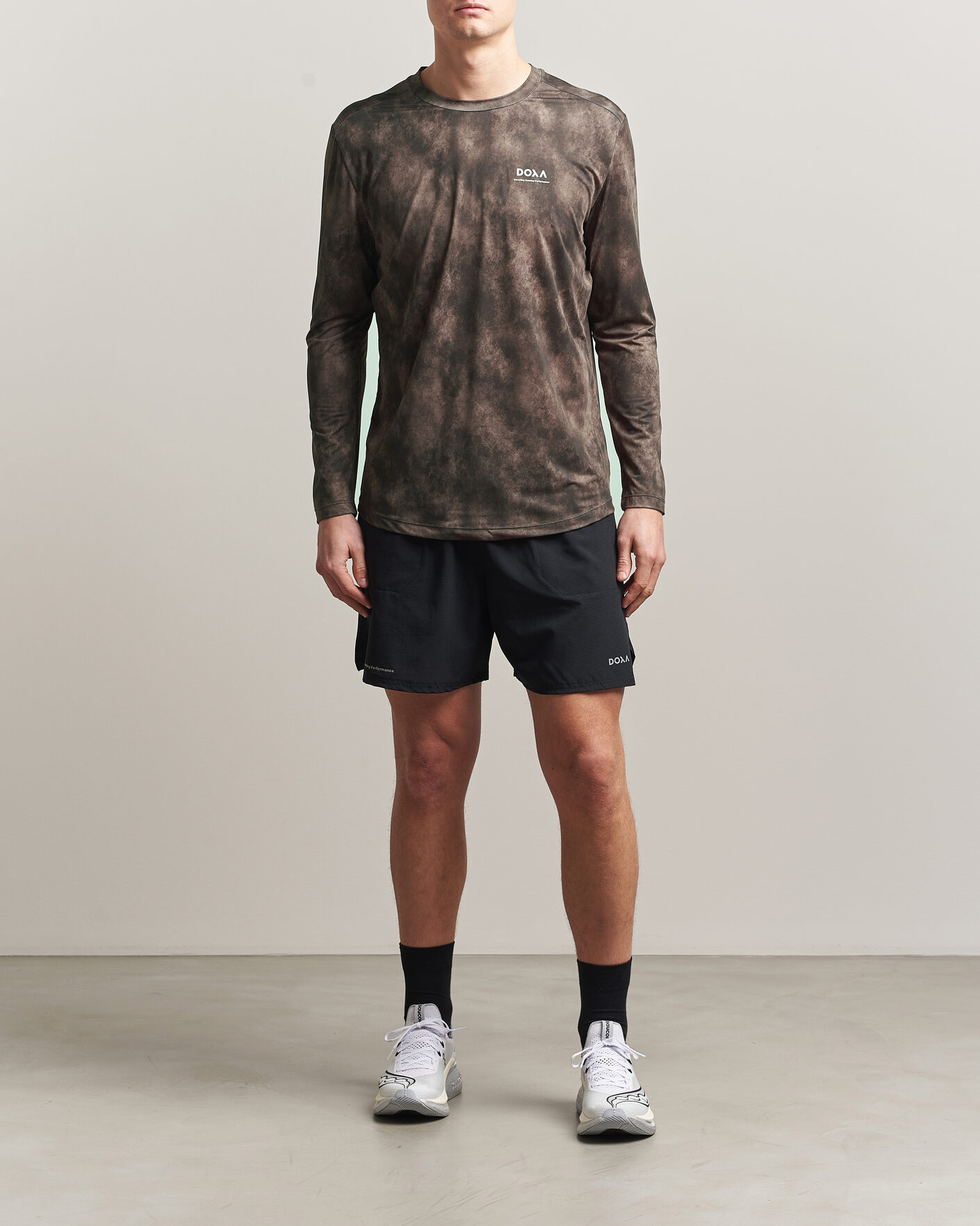 Herren | T-Shirts | DOXA | Rerun Long Sleeve T-Shirt Taupe