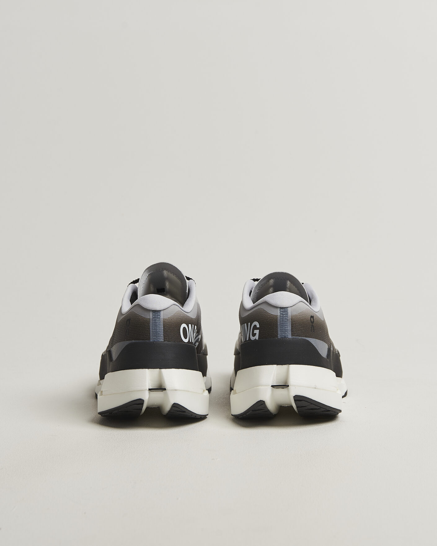 Herren | Runningsneakers | On | Cloudboom Max White/Black