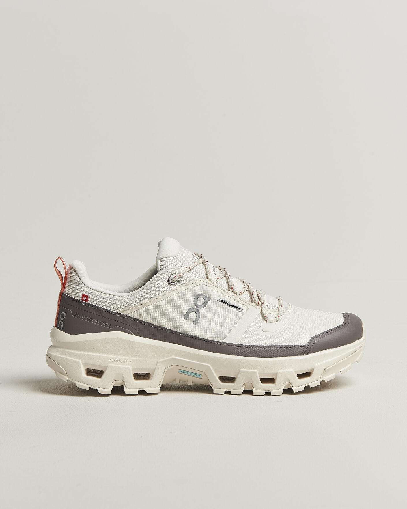Herren | Trail Sneaker | On | Cloudrock Low Waterproof Ivory/Ivory