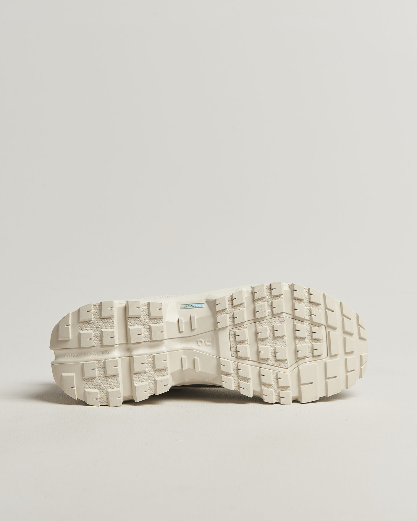 Herren | Trail Sneaker | On | Cloudrock Low Waterproof Ivory/Ivory