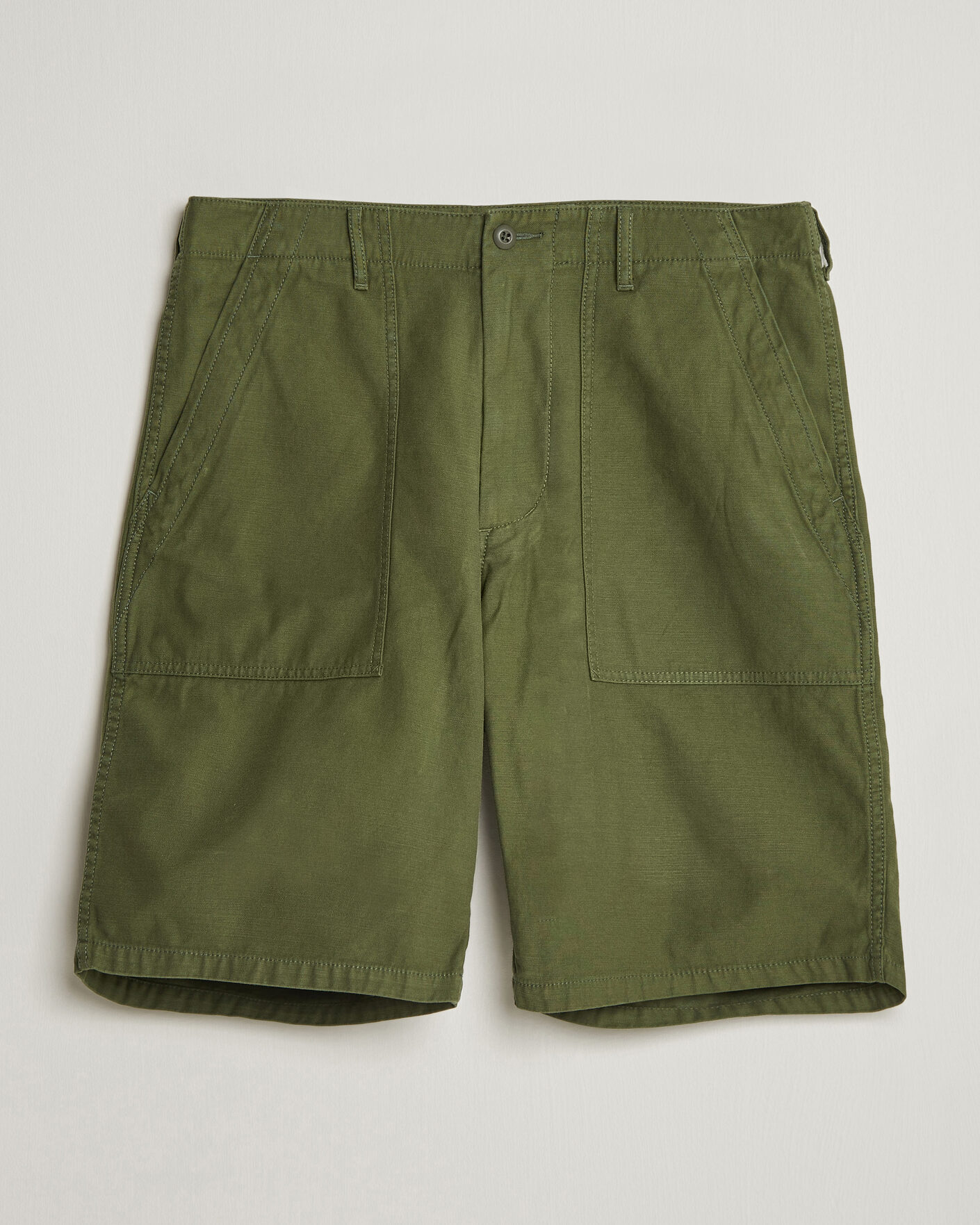 Herren | Shorts | BEAMS PLUS | MIL Utility Sateen Shorts Olive