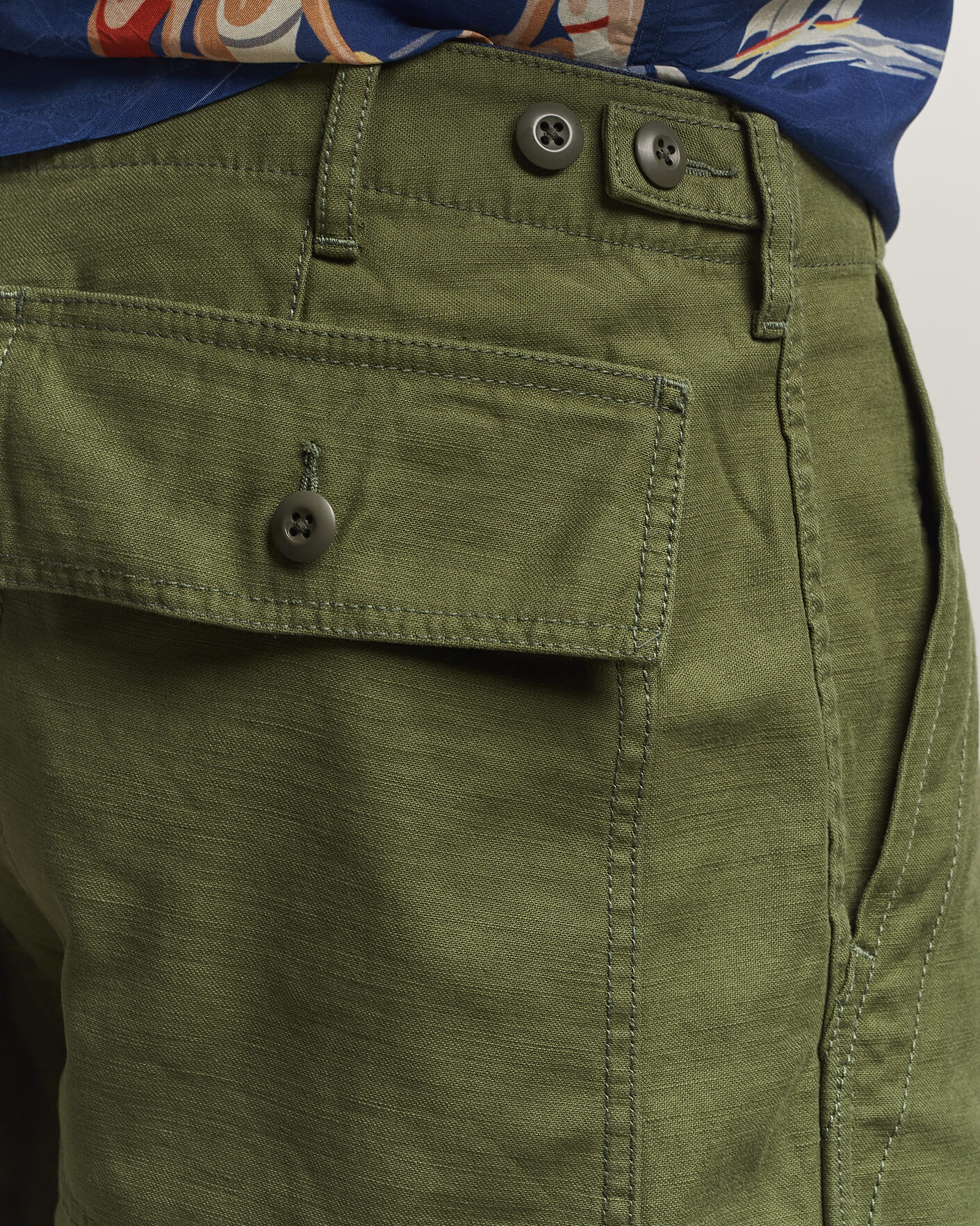 Herren | Shorts | BEAMS PLUS | MIL Utility Sateen Shorts Olive