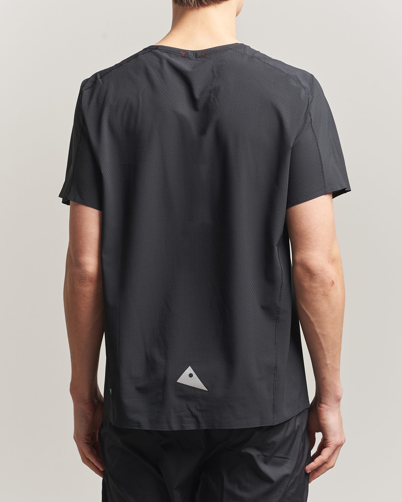Herren | T-Shirts | Klättermusen | Diser Lightweight T-Shirt Black