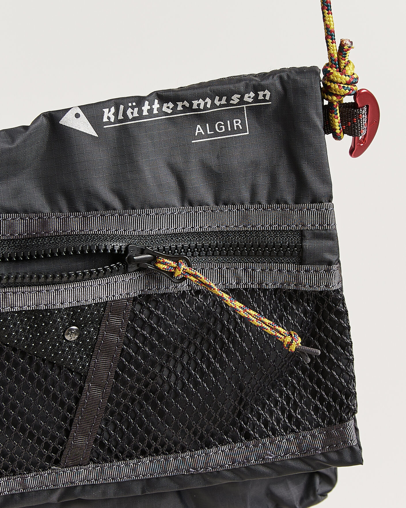 Herren | Taschen | Klättermusen | Algir Foldover Bag Raven